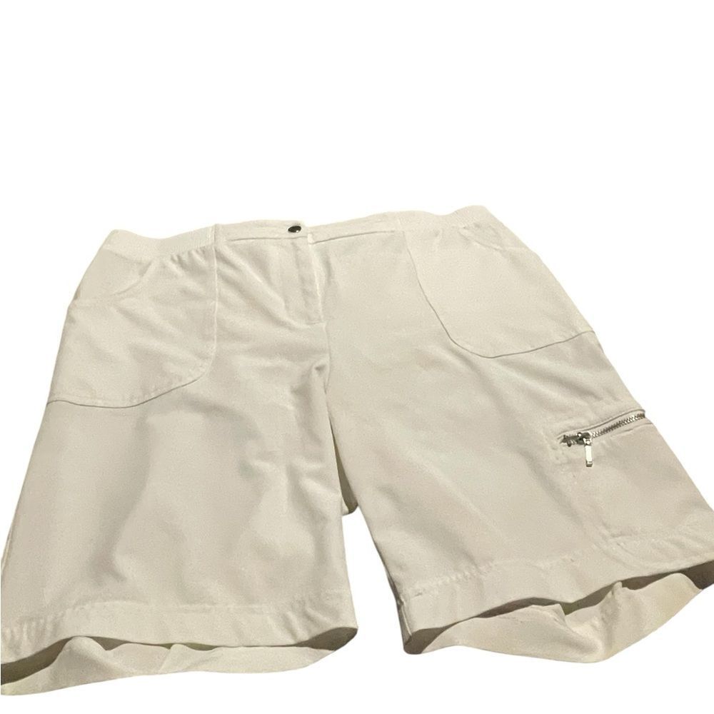 Chicos size 1.5 size 12 shorts Women's White Casual Shorts excellent